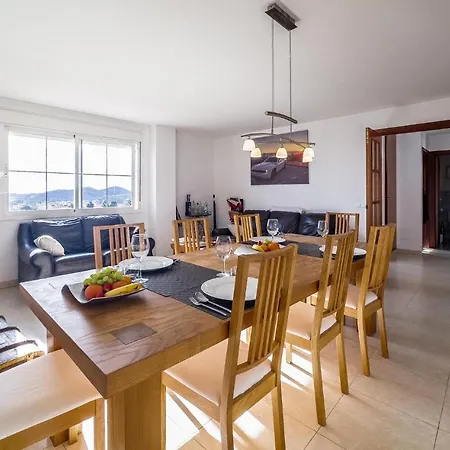 Stunning In Lagunas De Mijas Apartment Fuengirola